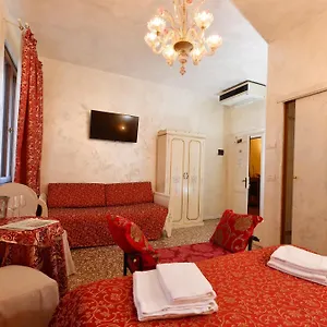 3* Pensión Casa Martini