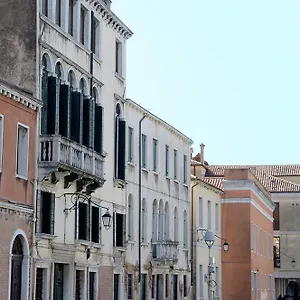 2* Гостевой дом Canal Riva De Biasio
