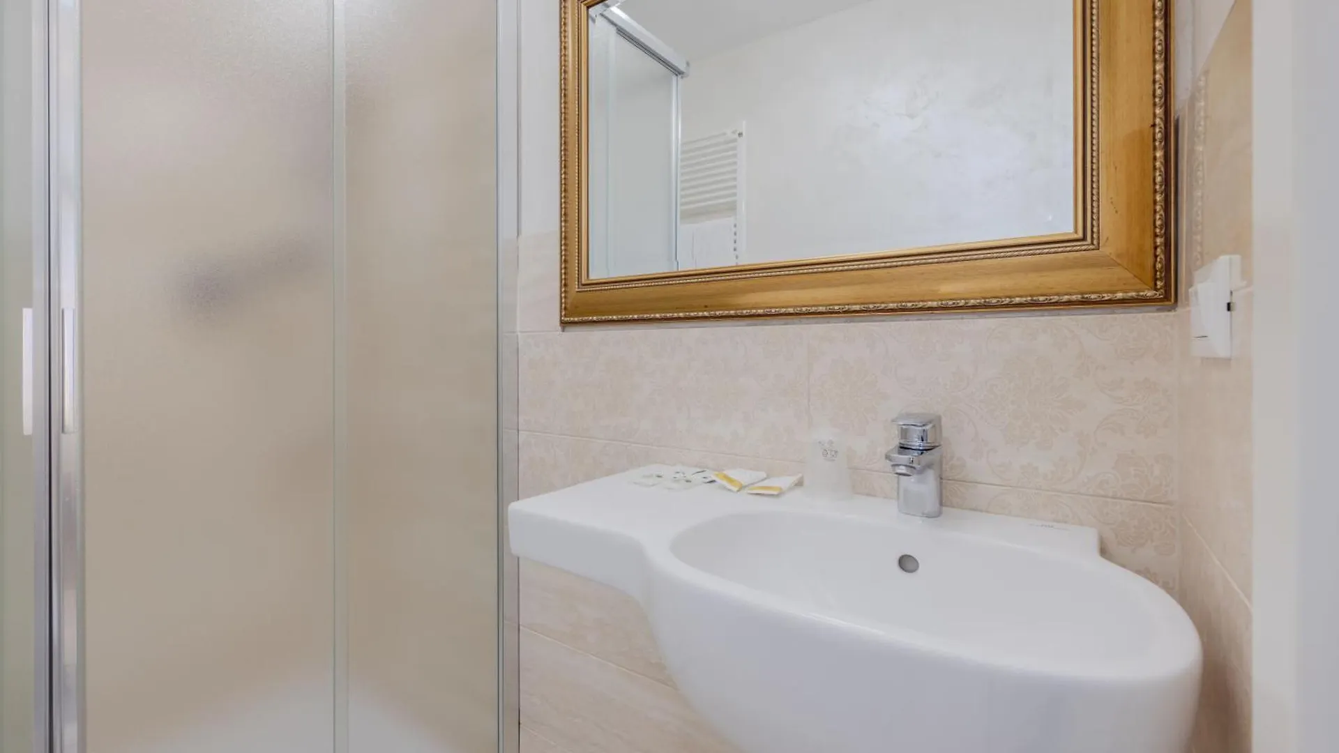 Hotel Marte Venedig 3*,  Italien