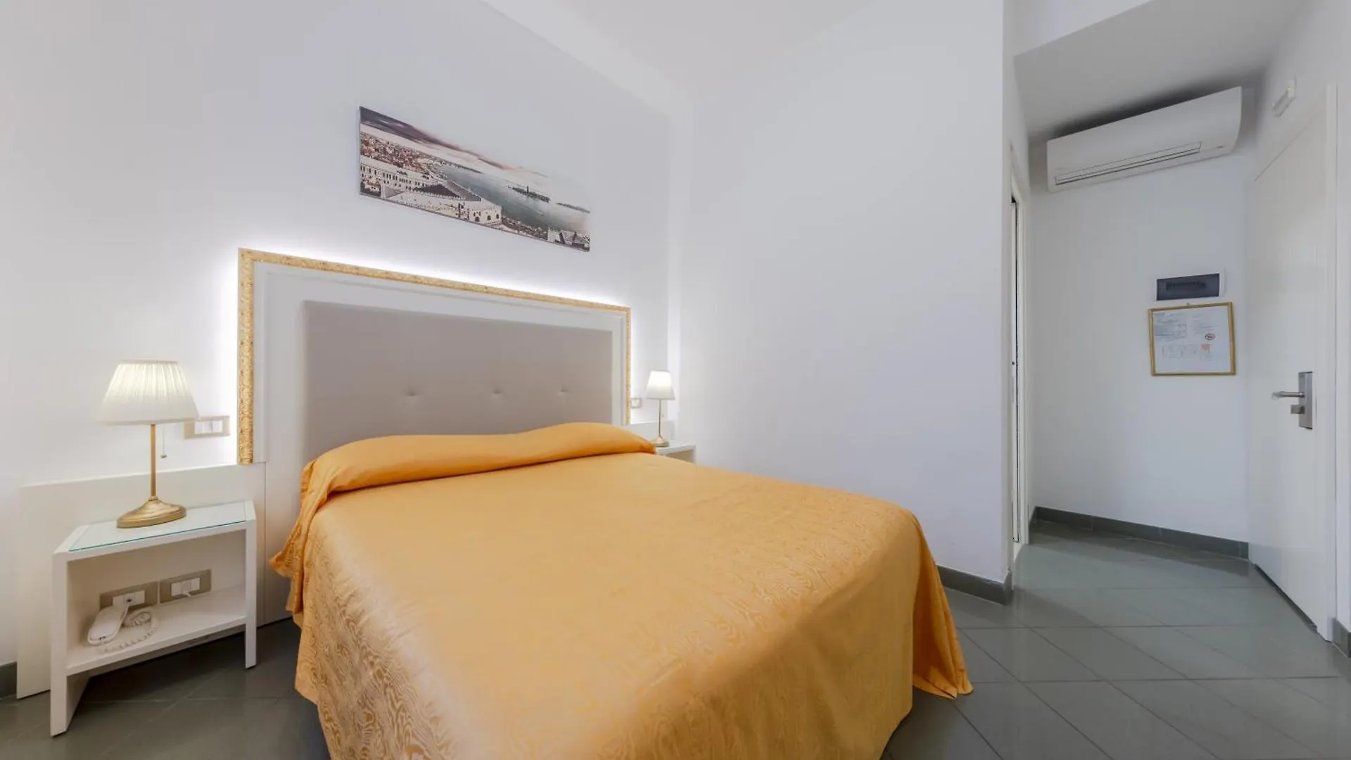Hotel Marte Venice 3*,  Italy