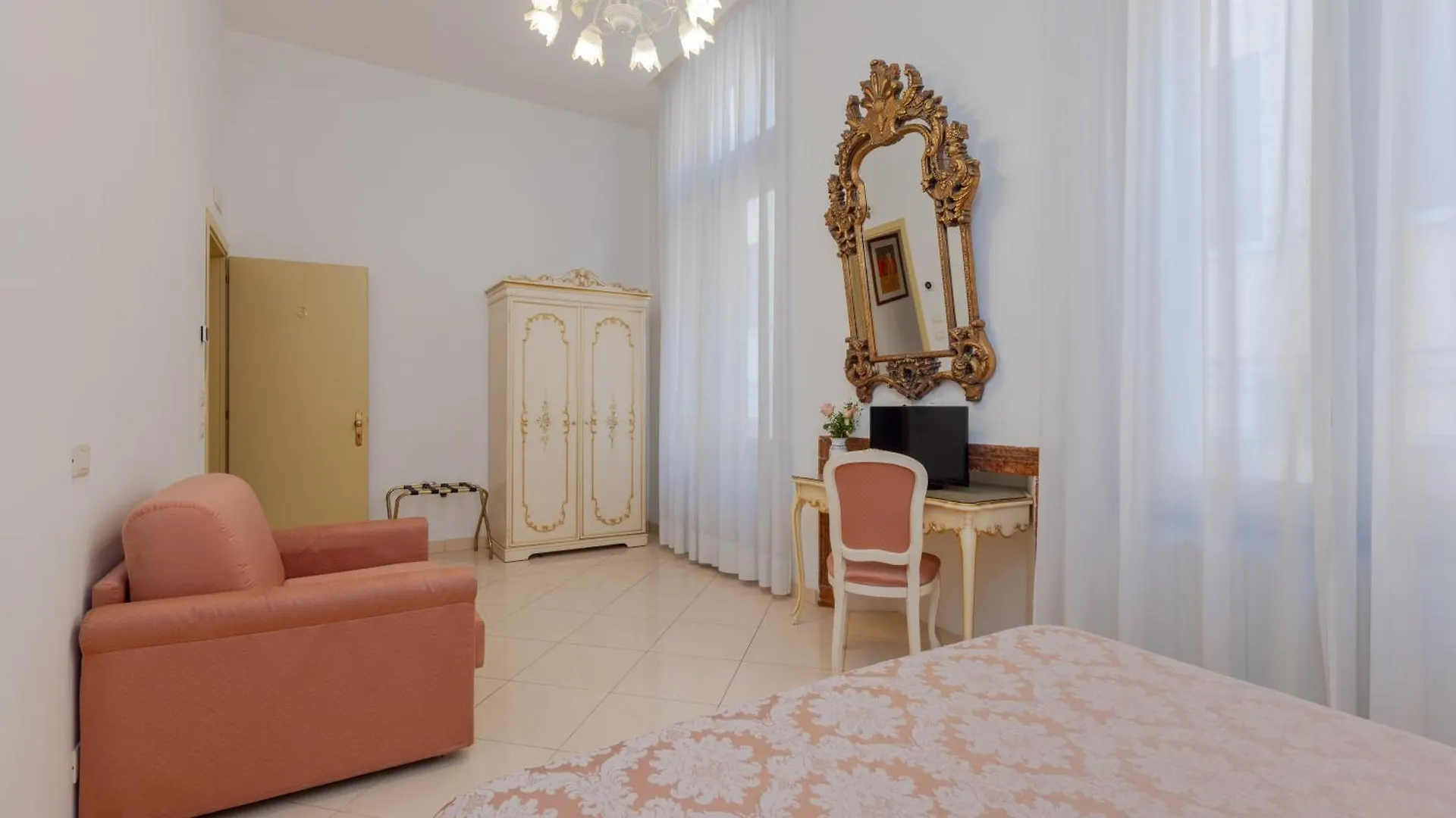 Hotel Marte Venice 3*,  Italy